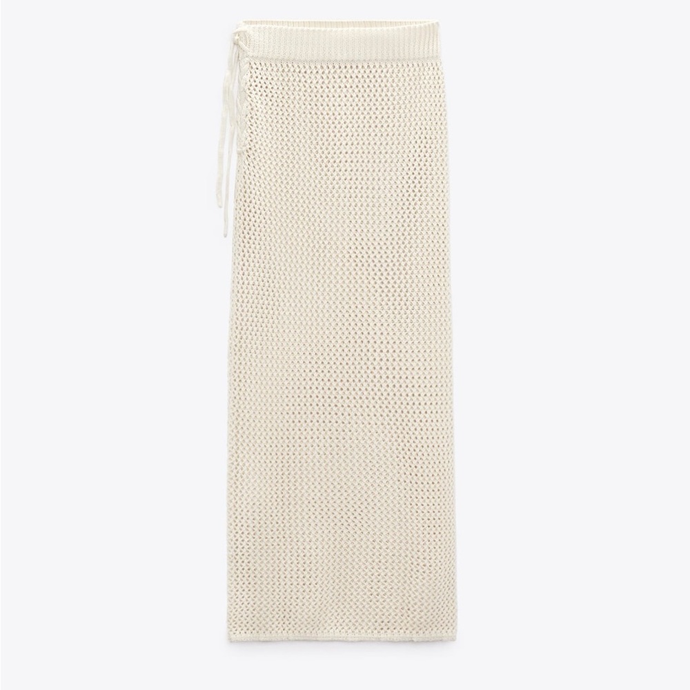 New, never worn Zara crochet midi skirt. Small.